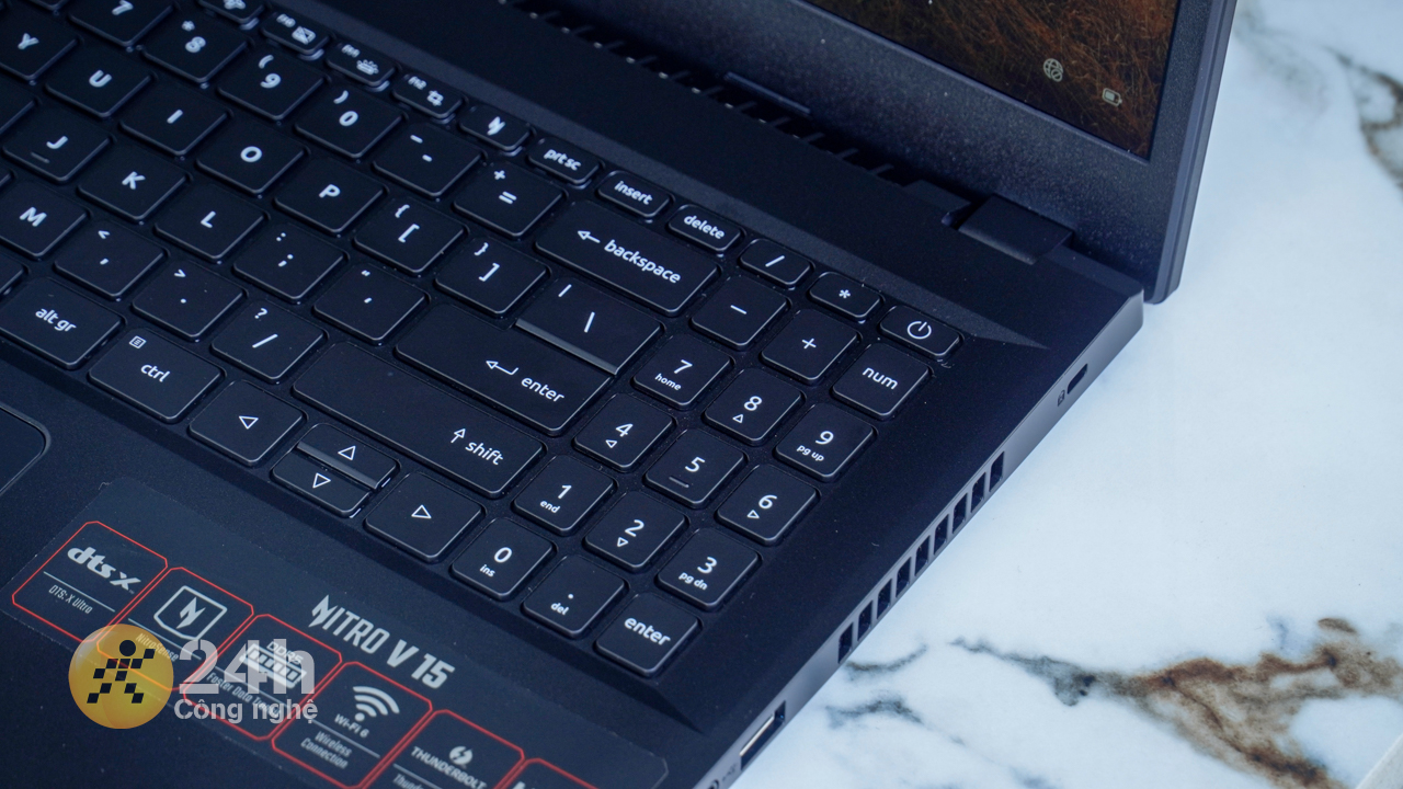 Acer Nitro V ANV15 cho trải nghiệm gõ phím thoải mái và thích tay
