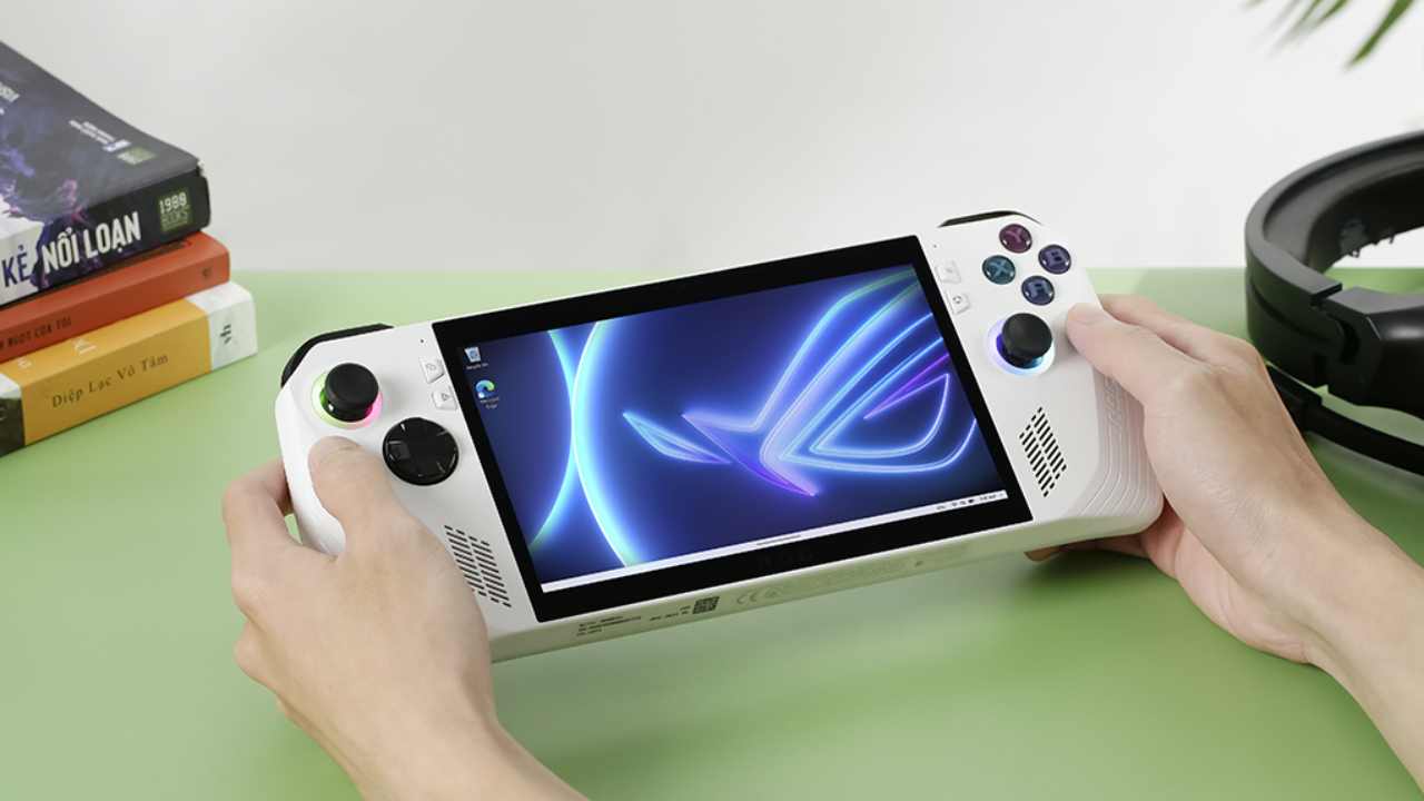 Chỉ 17.99 triệu, máy chơi game cầm tay độc lạ nhà Asus sắp bán tại TGDĐ