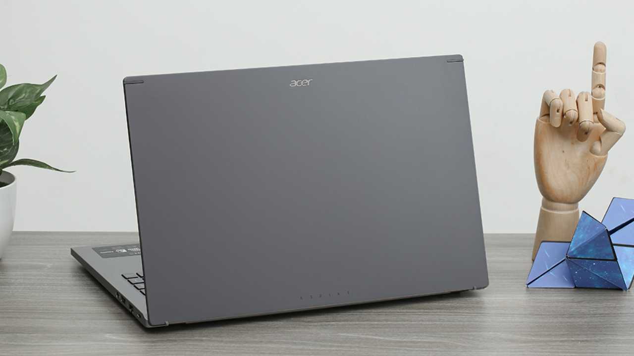 Flashsale laptop giá cực căng chỉ từ 8.69 triệu, thời gian có hạn chỉ còn vài ngày