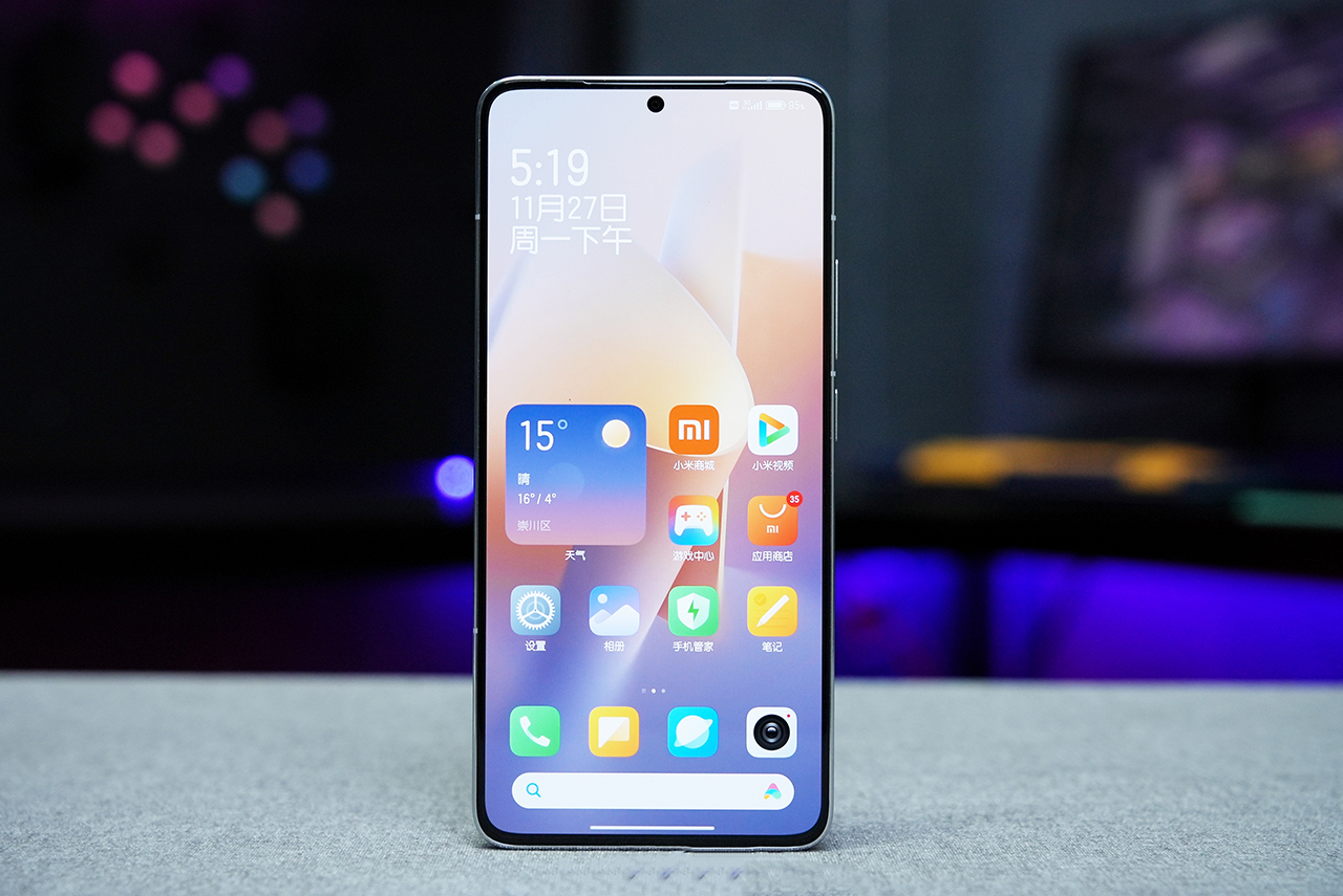 Redmi K70 Pro còn có thể đáp ứng mượt mà mọi nhu cầu của người dùng với dung lượng RAM đến 24 GB. Nguồn: Weibo