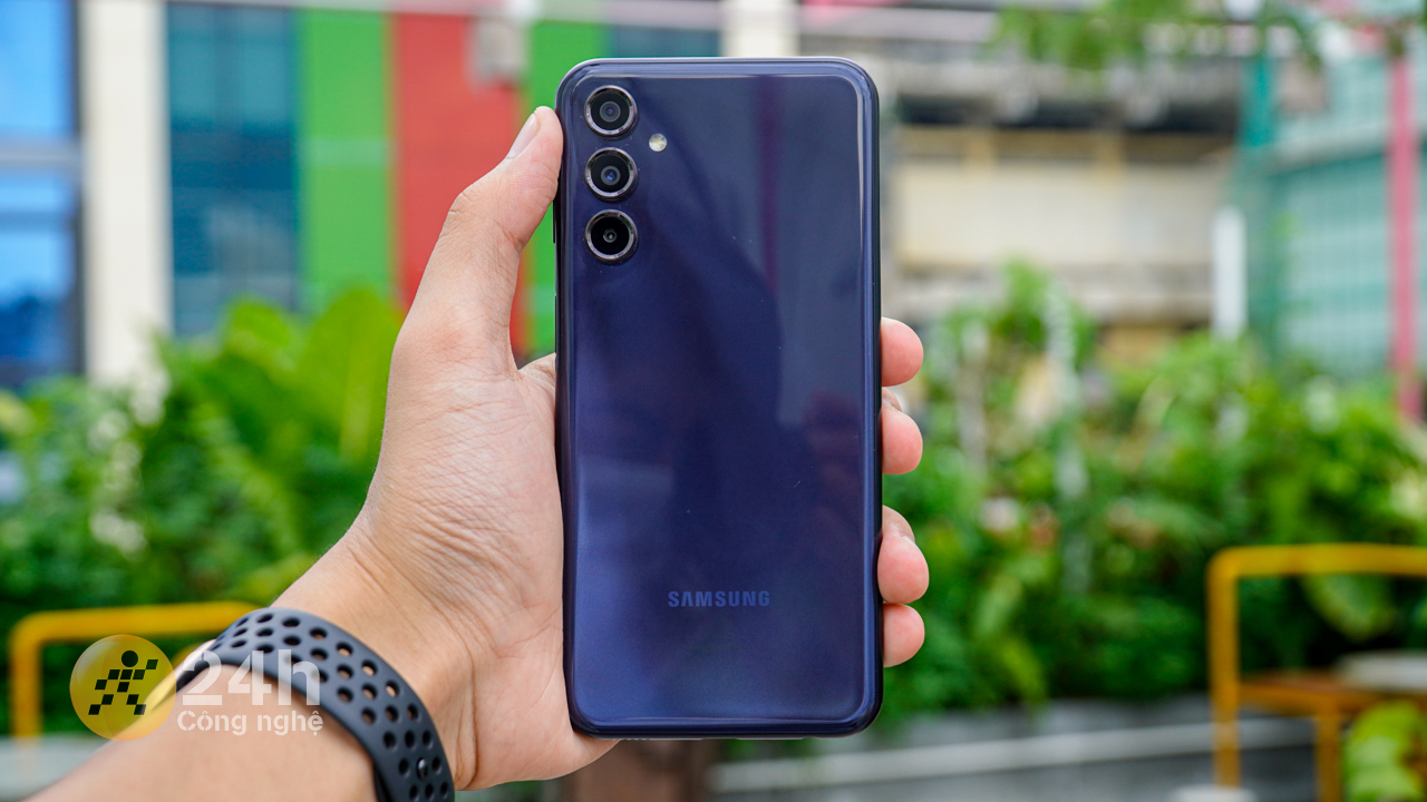 Pin siêu khủng giúp bạn thoải mái sử dụng ngày dài