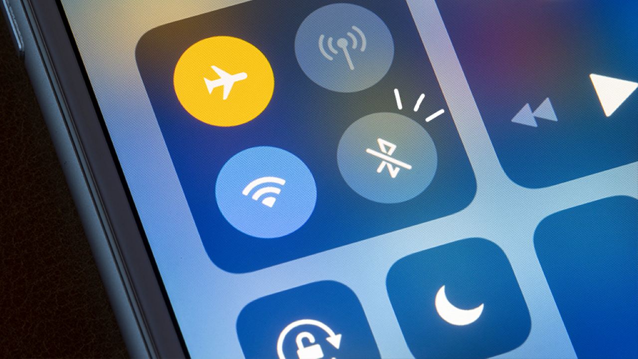 Người dùng cần kiểm tra cập nhật thiết bị thường xuyên để cài đặt các phiên bản vá lỗi