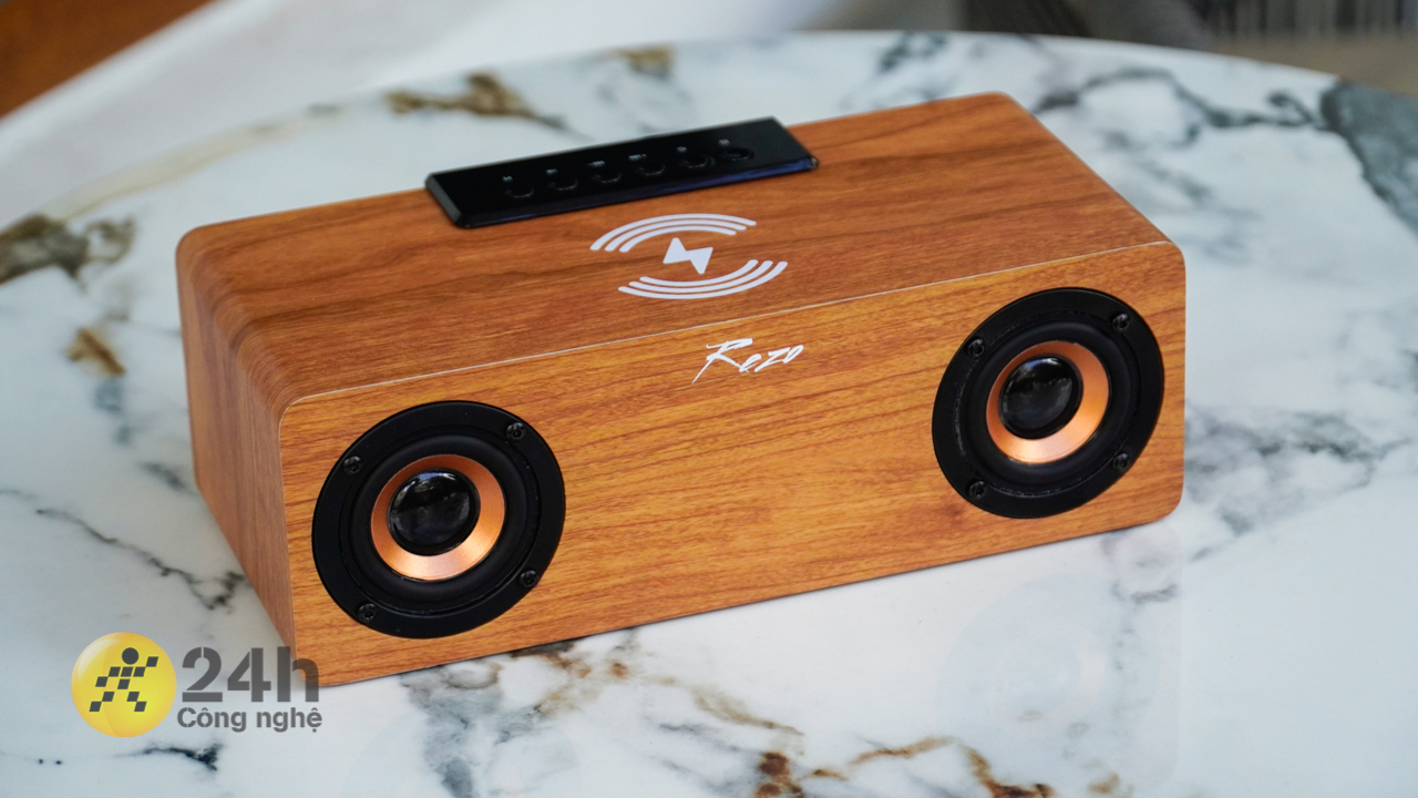 Rezo Wooden Box có thiết kế đầy vẻ đẹp cổ điển và được hoàn thiện từ gỗ