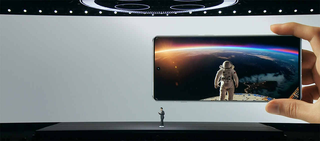 OnePlus 12 được trang bị màn hình cong cũng chất lượng hiển thị rất tuyệt vời.