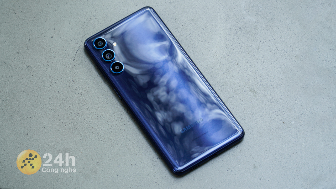 Galaxy M54 có thể xử lý tốt các tác vụ thường nhật hoặc giải trí với những tựa game ở mức thiết lập phù hợp.