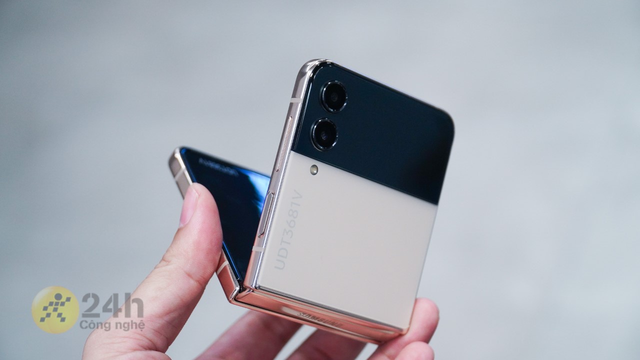 Với màn hình 6.7 inch bạn có thể tha hồ giải trí Với màn hình 6.7 inch bạn có thể tha hồ giải trí