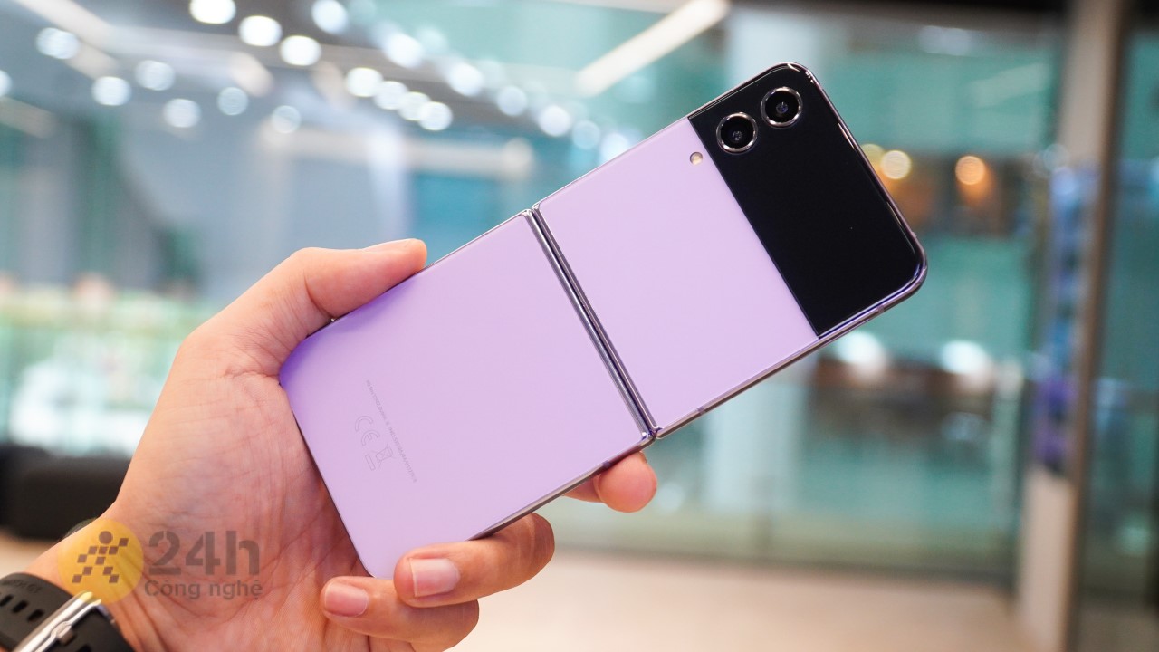 Galaxy Z Flip4 5G đã qua sử dụng vô cùng phù hợp với ai muốn trải nghiệm công nghệ mới Galaxy Z Flip4 5G đã qua sử dụng vô cùng phù hợp với ai muốn trải nghiệm công nghệ mới
