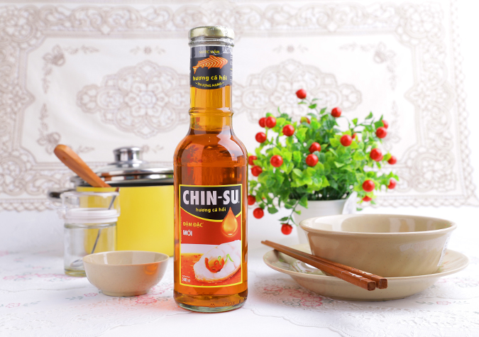 Nước mắm Chinsu hương cá hồi 12 độ đạm chai 500ml 1