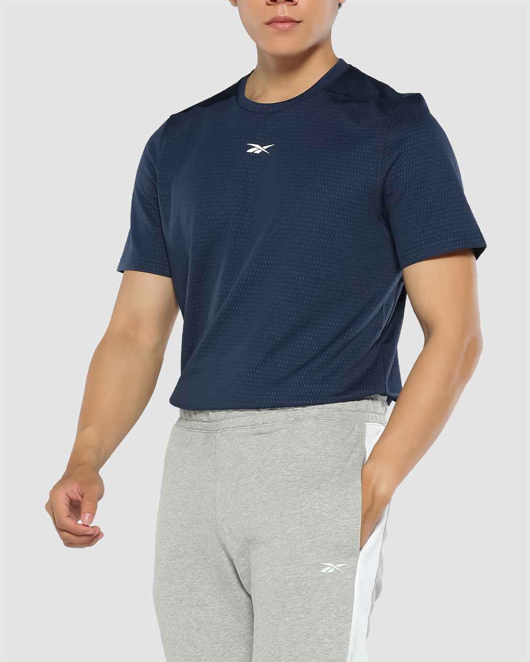 Áo Thun Chạy bộ Nam Reebok Sweatshift Move GN9098 - chính hãng, đẹp, giá rẻ  - Ưu đãi hấp dẫn | AVASport.com