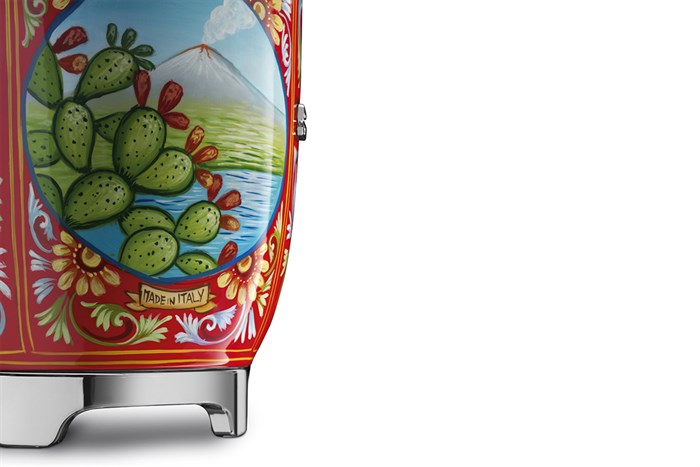 Máy vắt cam Smeg D&G CJF01DGEU (535.43.690) Màu Đỏ