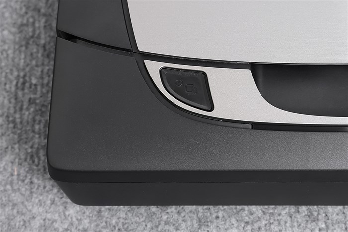 Robot hút bụi Neato Botvac Connected D702 Màu Đen - Xám