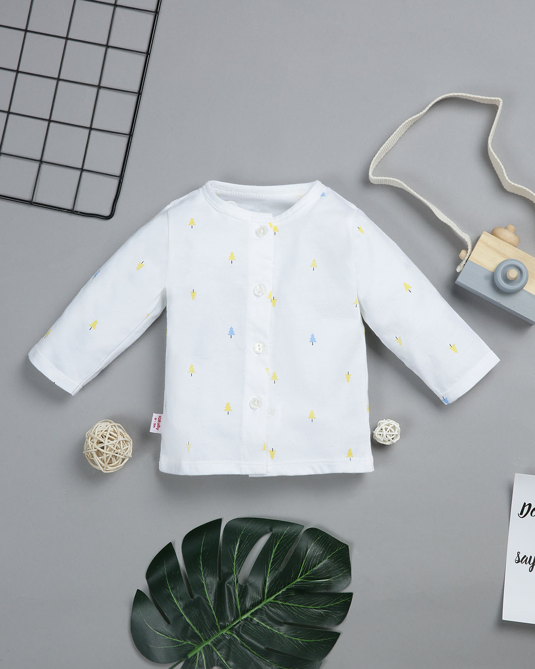 Bộ tay dài cotton IQ Baby màu trắng in cây thông