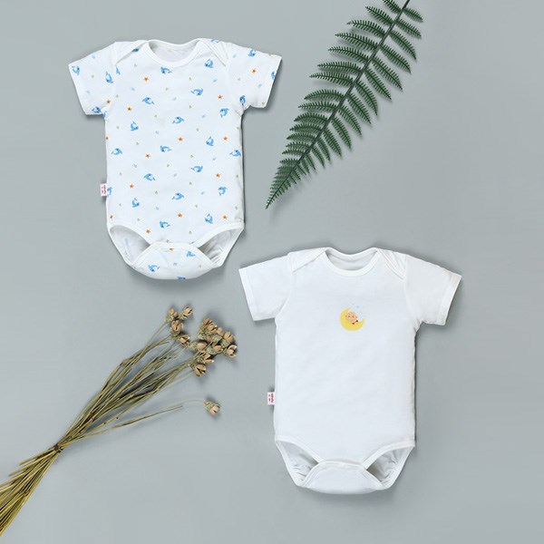 Combo 2 Bodysuit Tay Ngắn In Cá Heo Xanh Và Em Bé Iq Baby Màu Trắng