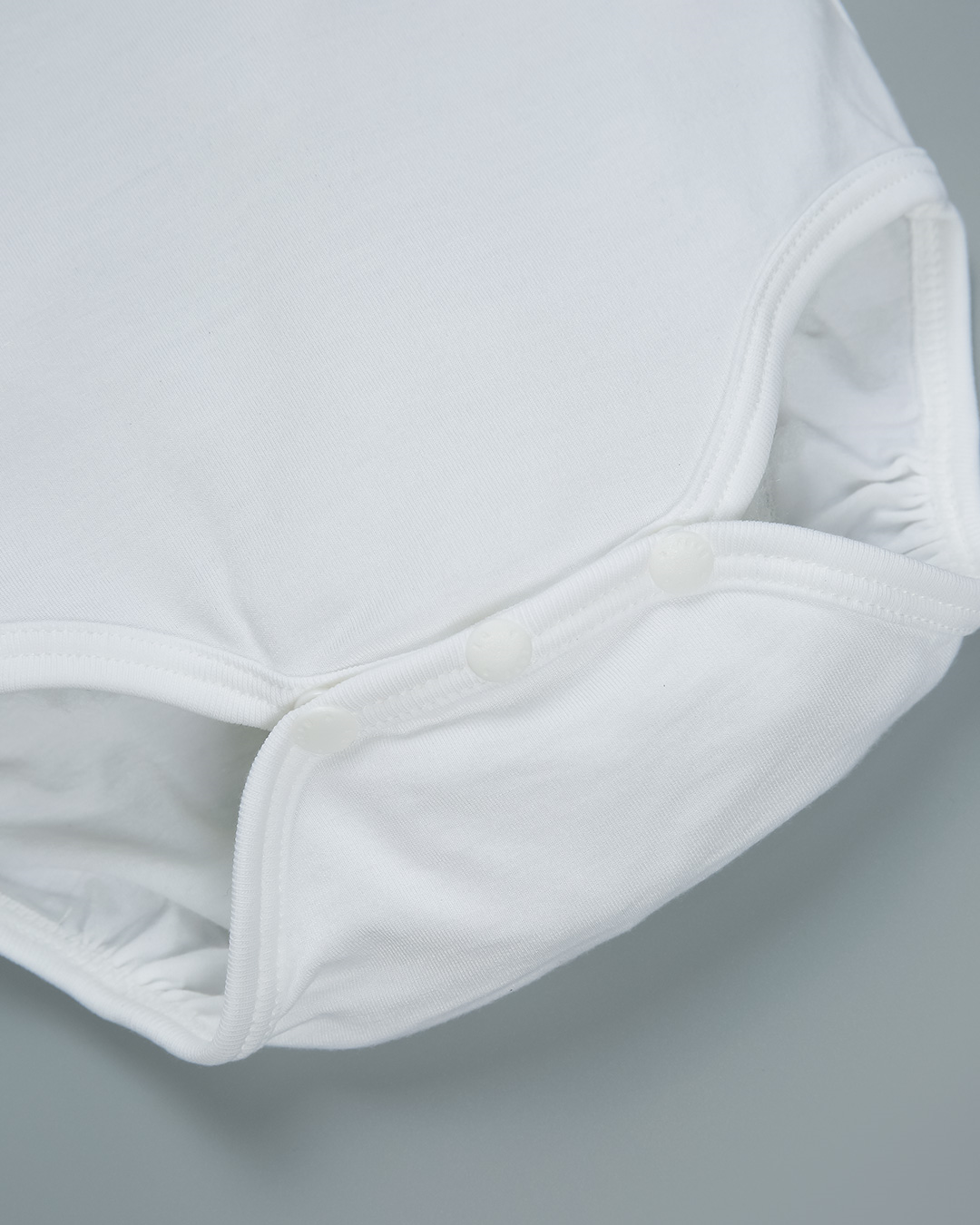 Combo 2 bodysuit tay ngắn in cá heo xanh và em bé IQ Baby màu trắng 13