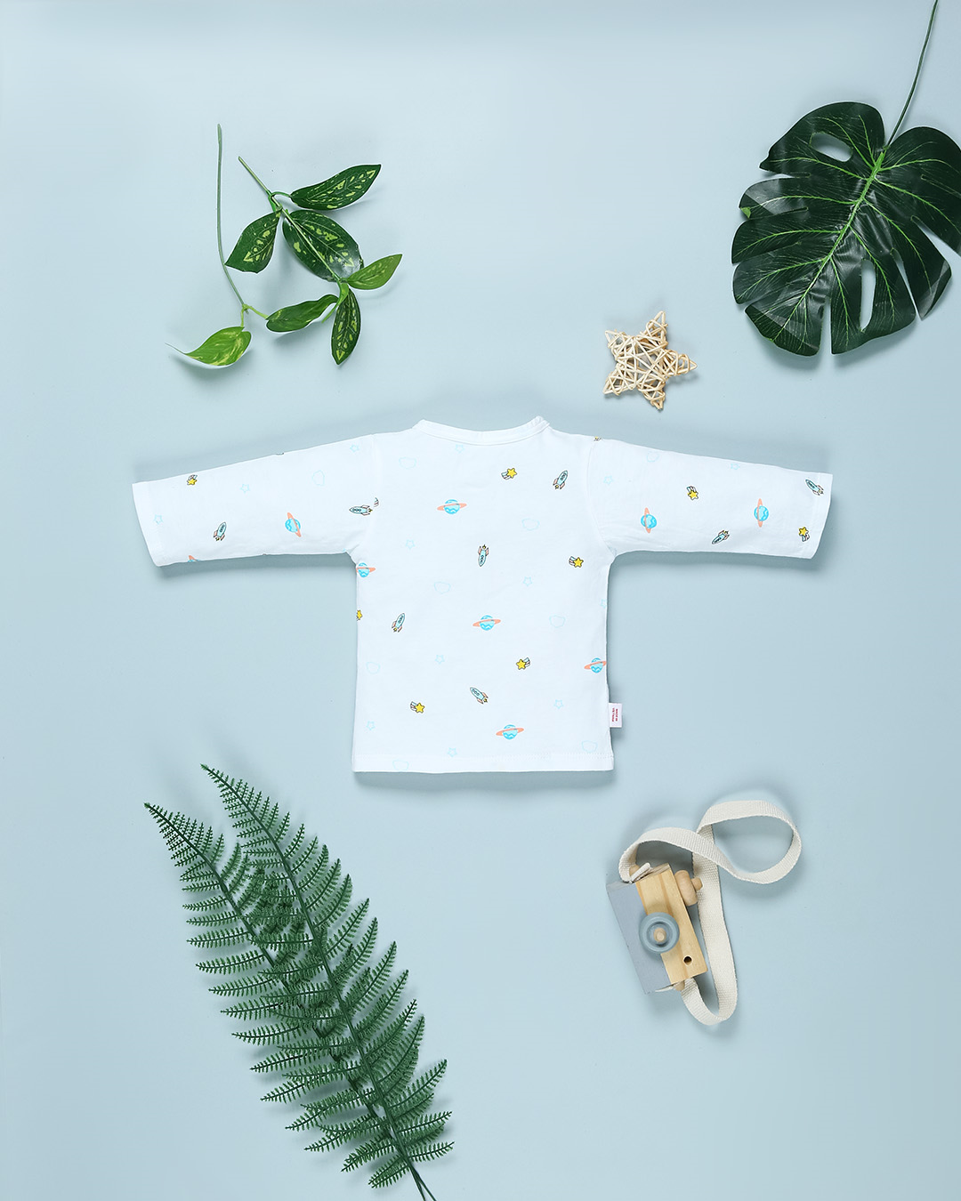 Áo tay dài in quả địa cầu IQ Baby màu trắng 2