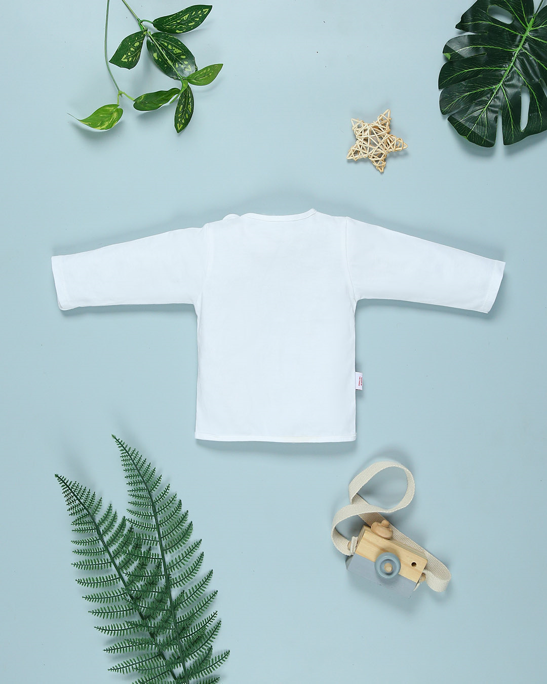 Áo tay dài in hình cá voi IQ Baby màu trắng 3