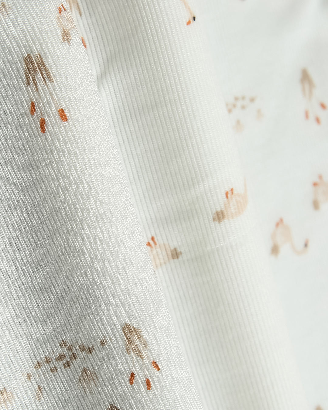 Nhộng chũn có khóa Lullaby NH849R 1 - 3 tháng màu trắng 22
