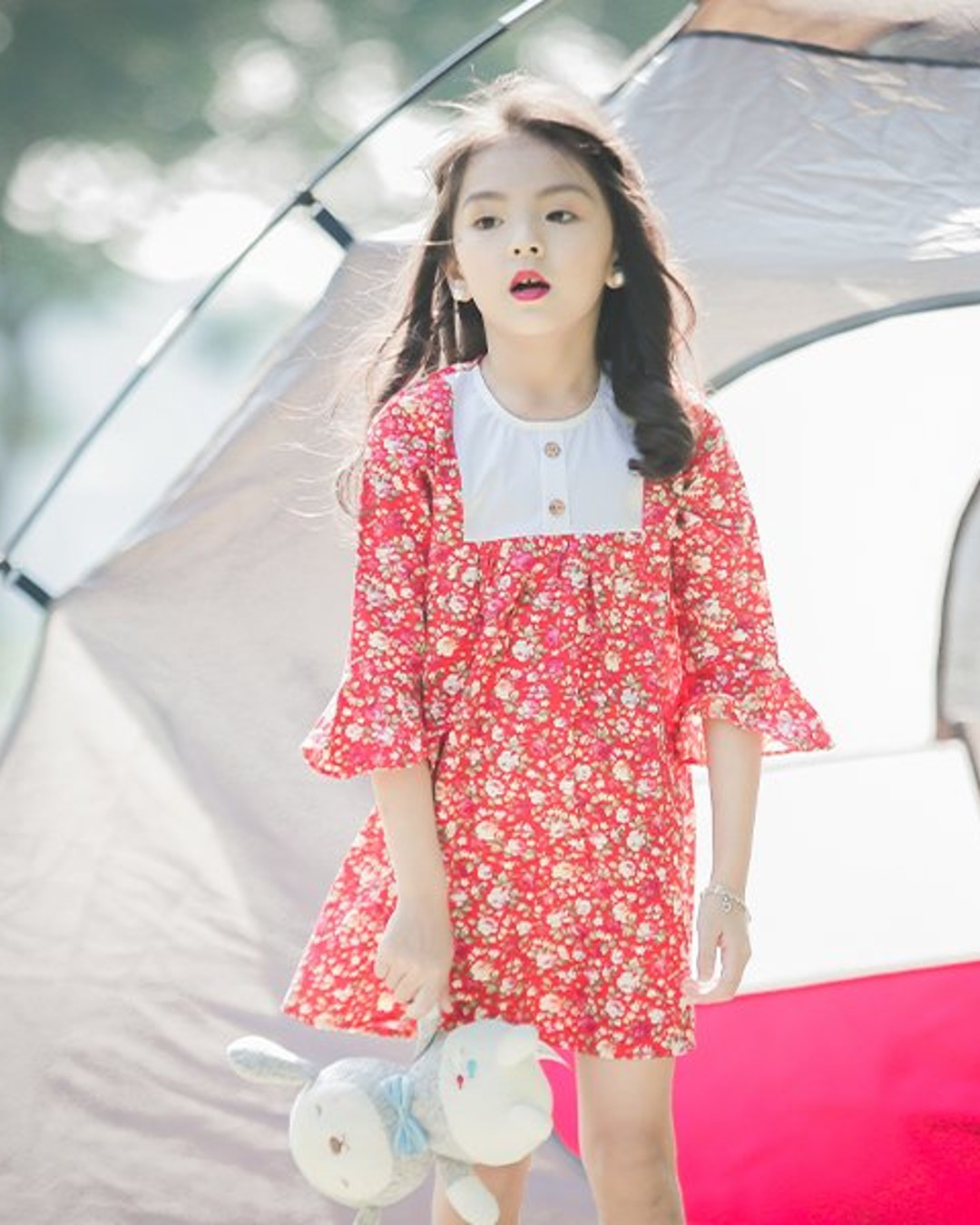 Đầm bé gái Haki màu đỏ tay bèo 2