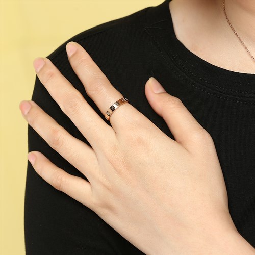 Nhẫn Hợp Kim Nữ AvaJi Đính Đá AVJ.R000131 Màu Vàng Hồng