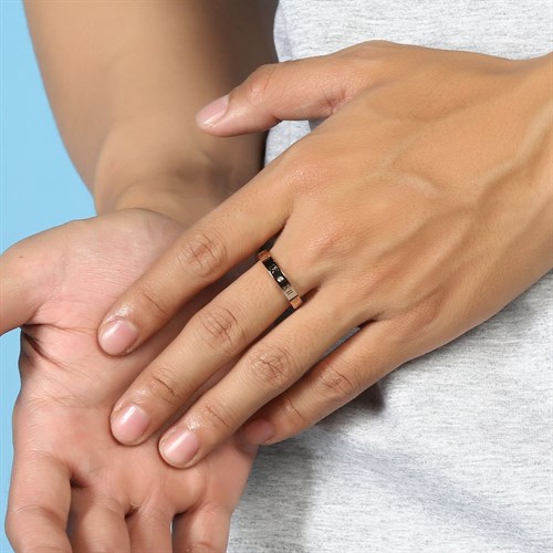 Nhẫn Hợp Kim Nam AvaJi Đính Đá AVJ.R000134 Màu Vàng Hồng