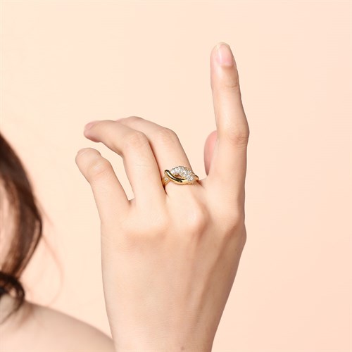 Nhẫn Hợp Kim Nữ AvaJi Đính Đá AVJ.R000267.00 Màu Vàng