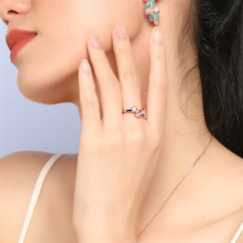 Nhẫn Hợp Kim Nữ AvaJi Đính Đá AVJ.R000270.00 Màu Vàng Hồng