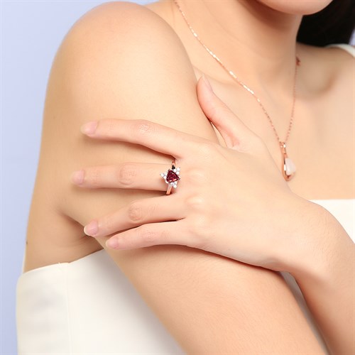 Nhẫn Hợp Kim Nữ AvaJi Đính Đá AVJ.R000283.00 Màu Vàng Hồng