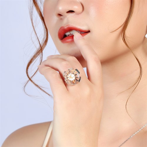 Nhẫn Bạc Nữ Đính Đá Mạ Vàng Trắng AvaJi AVJ.R000388 Màu Bạc