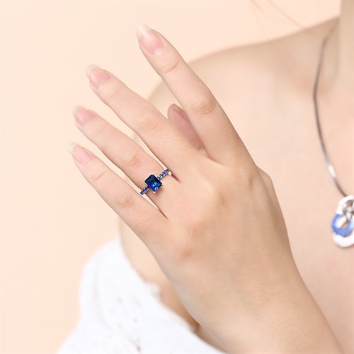 Nhẫn Bạc Nữ Đính Đá Mạ Vàng Trắng AvaJi AVJ.R000442 Màu Bạc