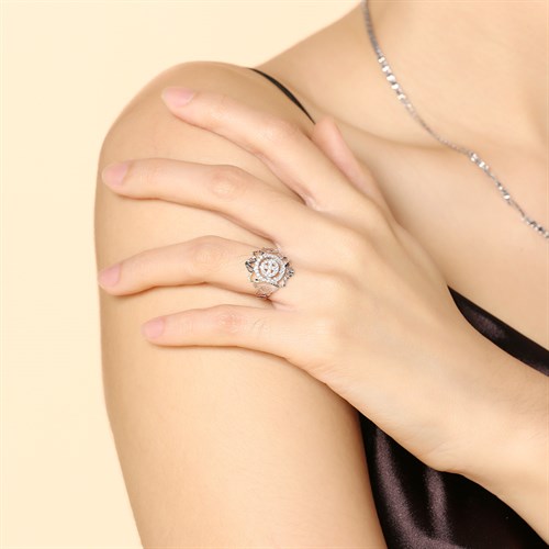 Nhẫn Bạc Nữ Đính Đá Mạ Vàng Trắng AvaJi AVJ.R000571 Màu Bạc