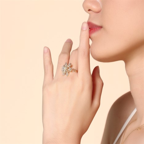 Nhẫn Hợp Kim Nữ Đính Đá AvaJi AVJ.R000627.00 Màu Vàng