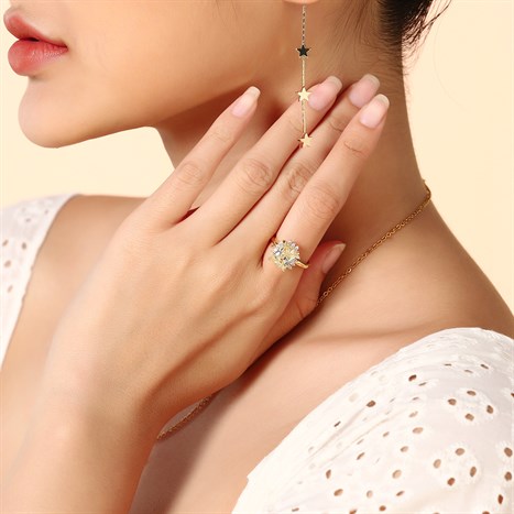 Nhẫn Hợp Kim Đính Đá Nữ AvaJi AVJ.R000643.00 Màu Vàng