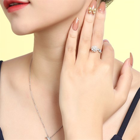 Nhẫn Hợp Kim Đính Đá Nữ AvaJi AVJ.R000646.00 Màu Bạc