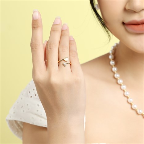 Nhẫn Hợp Kim Nữ Đính Đá AvaJi AVJ.R000656.00 Màu Vàng