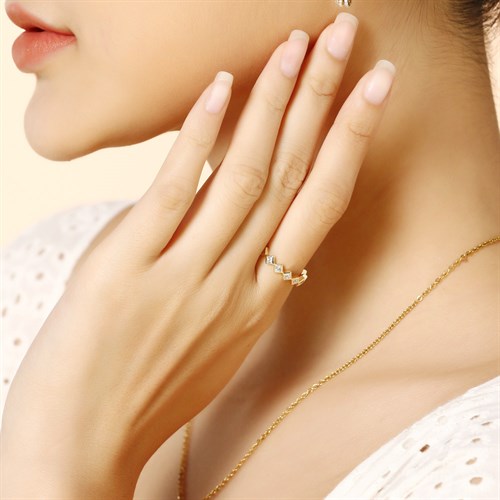 Nhẫn Hợp Kim Nữ Đính Đá AvaJi AVJ.R000702.00 Màu Vàng