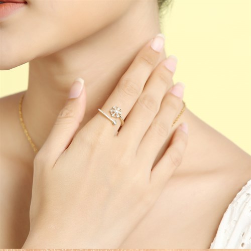 Nhẫn Hợp Kim Nữ Đính Đá AvaJi AVJ.R000731.00 Màu Vàng