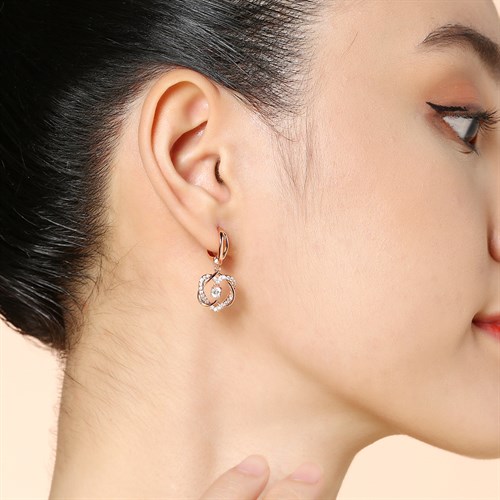 Bông Tai Hợp Kim Nữ AvaJi Đính Đá AVJ.E000028.00 Màu Hồng