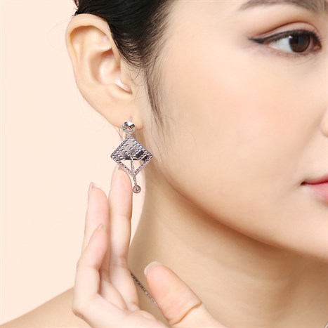 Bông Tai Bạc Nữ Đính Đá Mạ Vàng Trắng AvaJi AVJ.E000112.00 Màu Bạc