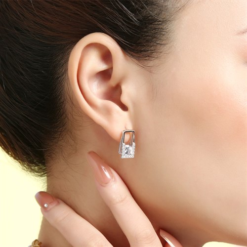 Bông Tai Hợp Kim Nữ Đính Đá AvaJi AVJ.E000277.00 Màu Bạc