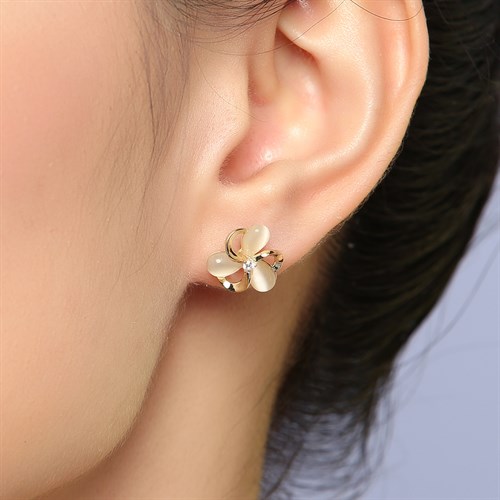 Bông Tai Hợp Kim Nữ Đính Đá AvaJi AVJ.E000370.00 Màu Vàng