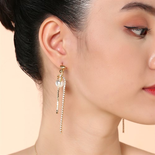 Bông Tai Hợp Kim Nữ Ngọc Trai AvaJi AVJ.E000397.00 Màu Vàng