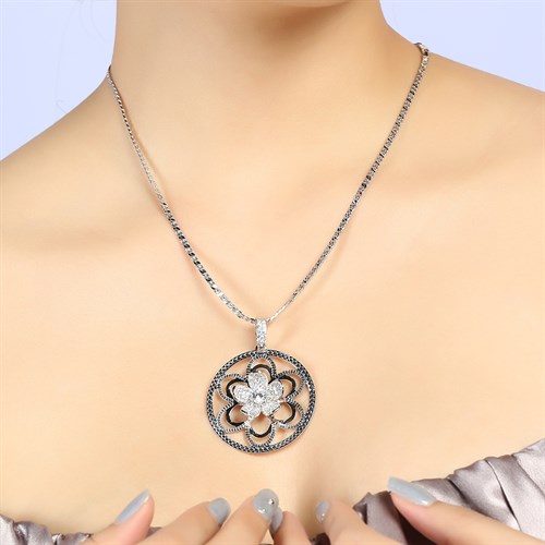 Mặt Dây Chuyền Bạc Nữ Đính Đá Mạ Vàng Trắng AvaJi AVJ.P000040.00 Màu Bạc