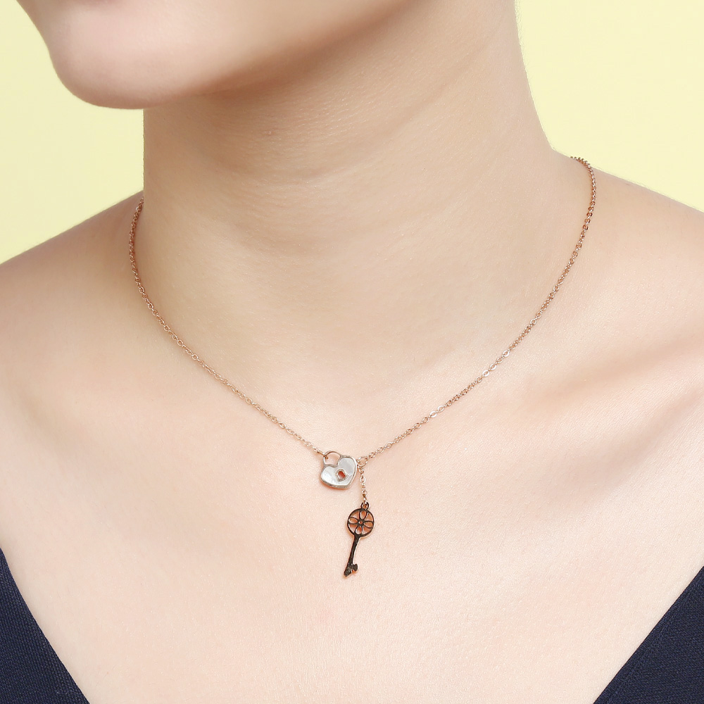 Dây Chuyền Hợp Kim Nữ Đính Đá AvaJi AVJ.N000316.00 Màu Vàng Hồng