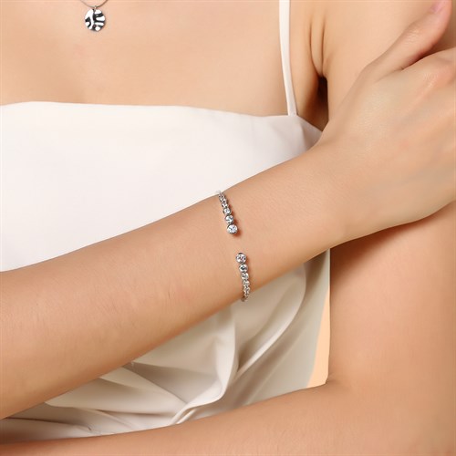 Vòng Tay Hợp Kim Nữ Đính Đá AvaJi AVJ.B000150.00 Màu Bạc