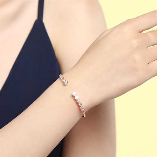 Vòng Tay Hợp Kim Nữ Đính Đá AvaJi AVJ.B000152.00 Màu Vàng Hồng