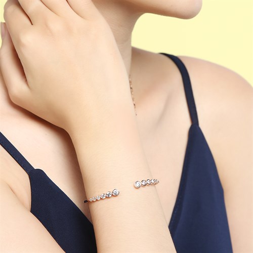 Vòng Tay Hợp Kim Nữ Đính Đá AvaJi AVJ.B000152.00 Màu Vàng Hồng