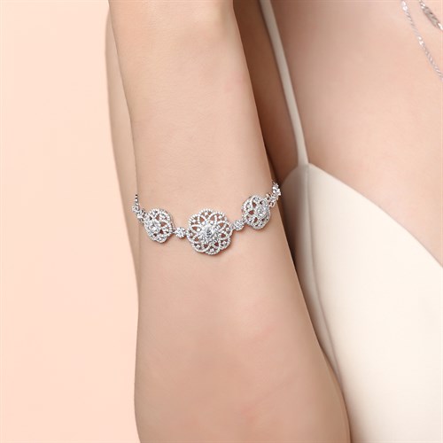 Lắc Tay Bạc Nữ Đính Đá Mạ Vàng Trắng AvaJi AVJ.B000067 Màu Bạc