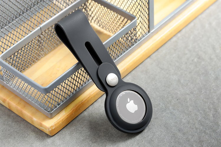 Vỏ bảo vệ AirTag UniQ Silicone Vencer Đen Màu Đen