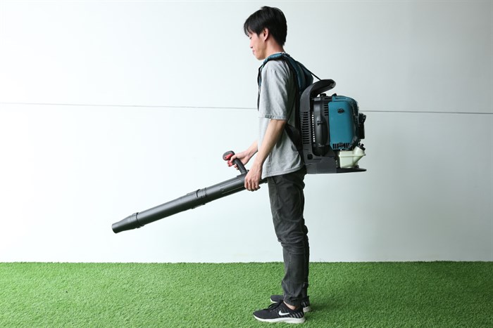 Máy thổi bụi chạy xăng Makita EB7660TH 3000W
