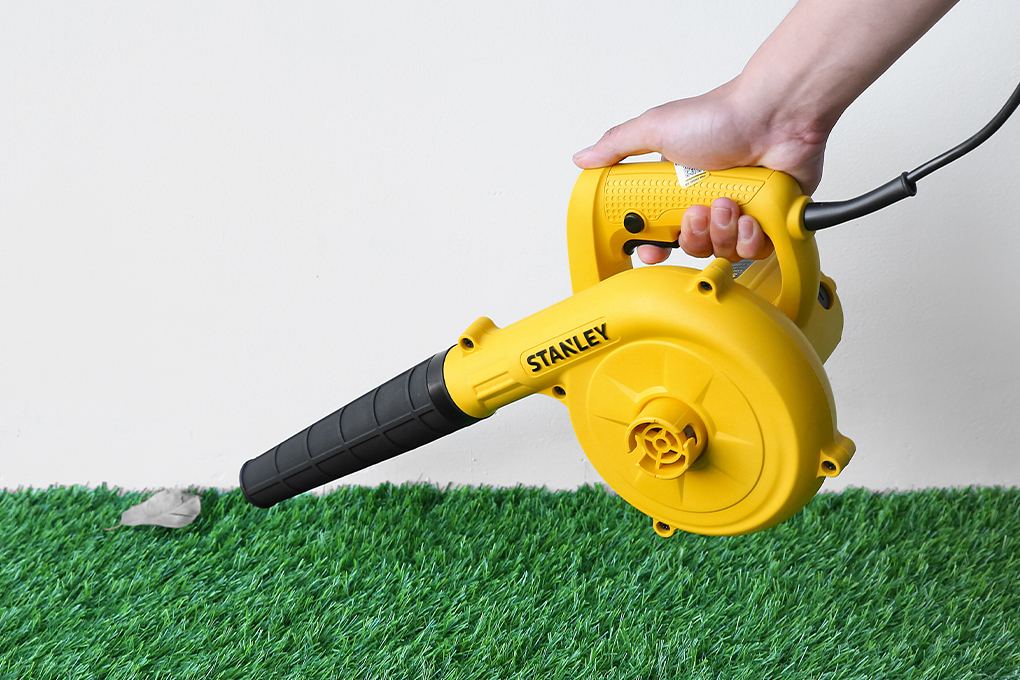 Máy thổi hơi Stanley STPT600-B1 600W - Tiện ích Máy thổi hơi Stanley STPT600-B1 600W - Tiện ích